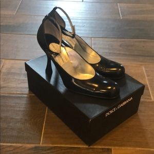 Black Leather Dolce & Gabbana Pumps- Sz 8.5/38.5
